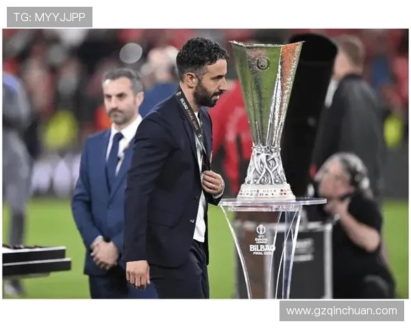 鲁尼称阿莫林为有能力的年轻教练并寄望他能够成功扭转球队局面 - 副本 鲁尼称阿莫林为有能力的年轻教练并寄望他能够成功扭转球队局面 - 副本