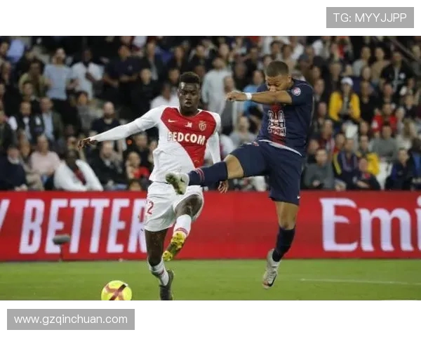 队报：拉门斯长传精准频繁助力曼联战术转型提升球队进攻效率